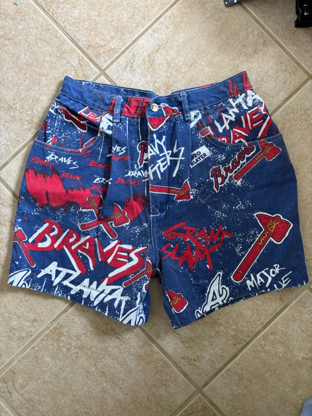 vintage 1990s Atlanta Braves denim shorts by Pro Player graffiti style sz large